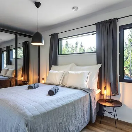 Villa Syreeni - Seafront/jacuzzi Kilpilahti